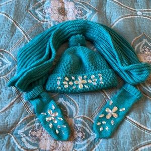 Absolutely gorgeous warm winter set HANDMADE hat, scarf and mittens